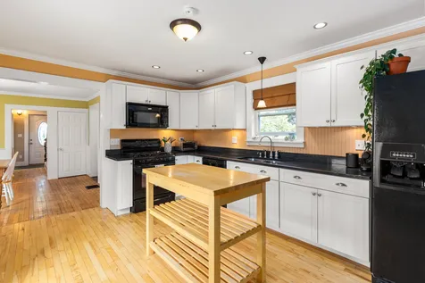 12 Sanborn Street Exeter NH 03833