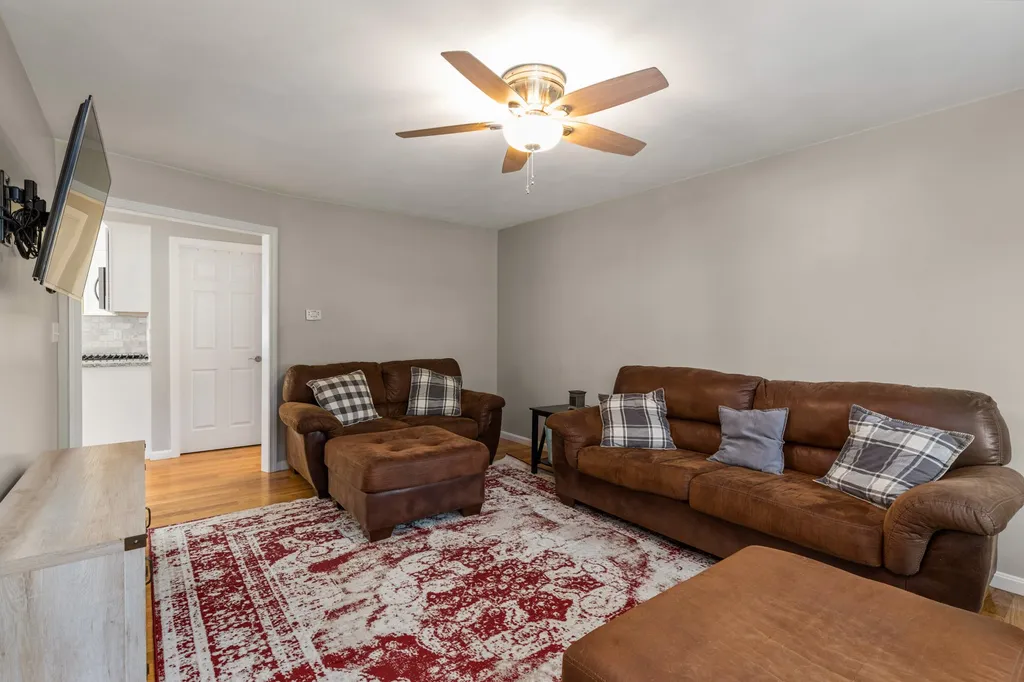 10 Sydney Lane Epping NH 03042