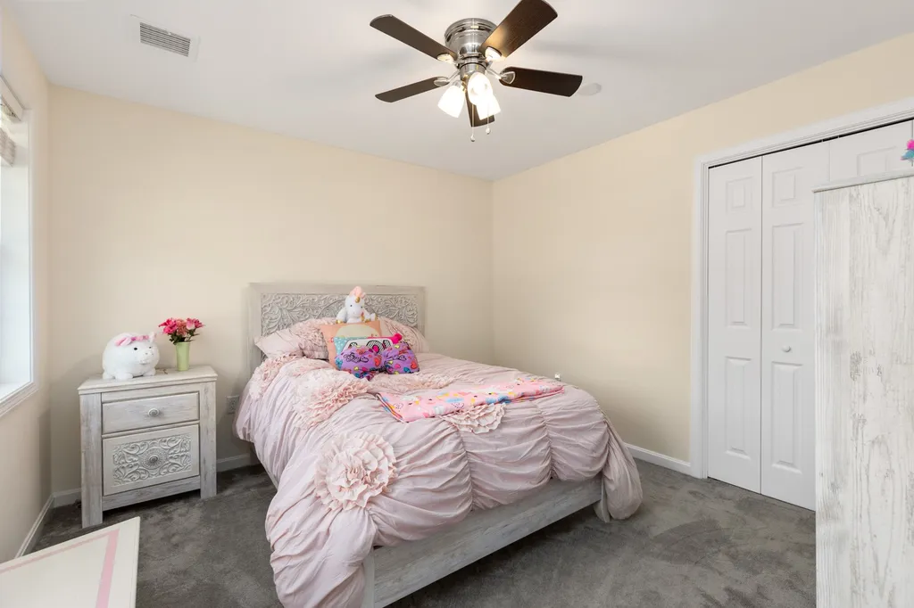 10 Sydney Lane Epping NH 03042
