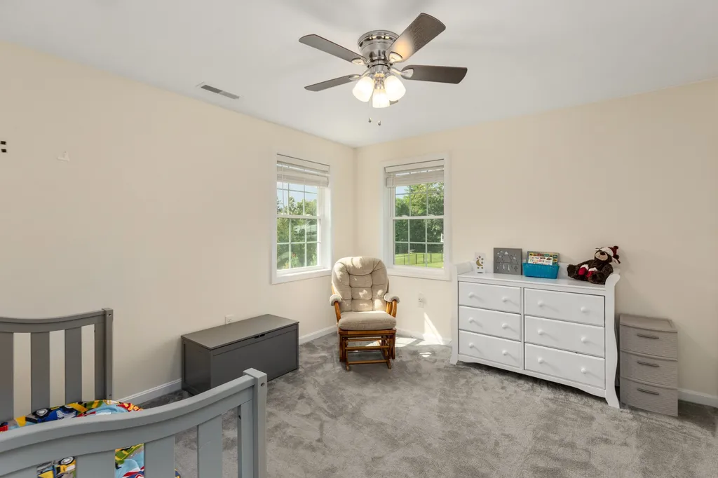 10 Sydney Lane Epping NH 03042