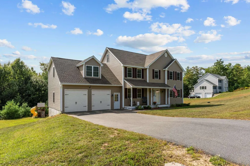 10 Sydney Lane Epping NH 03042