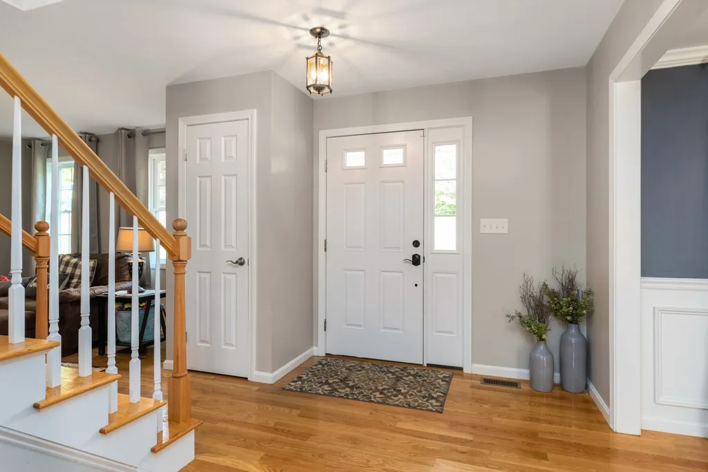 10 Sydney Lane Epping NH 03042