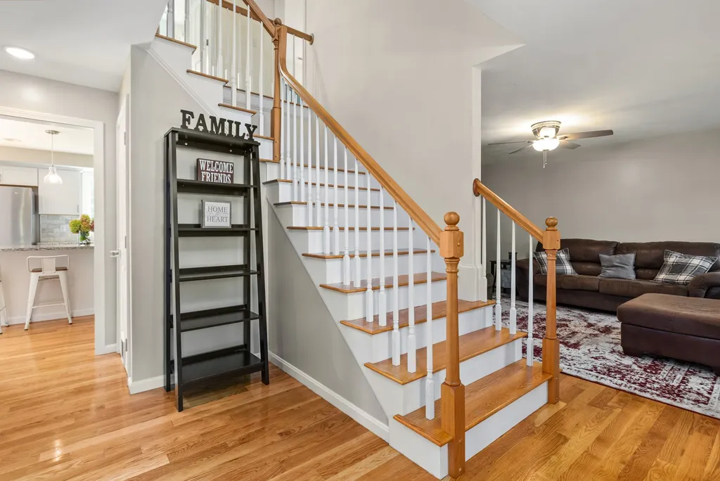 10 Sydney Lane Epping NH 03042