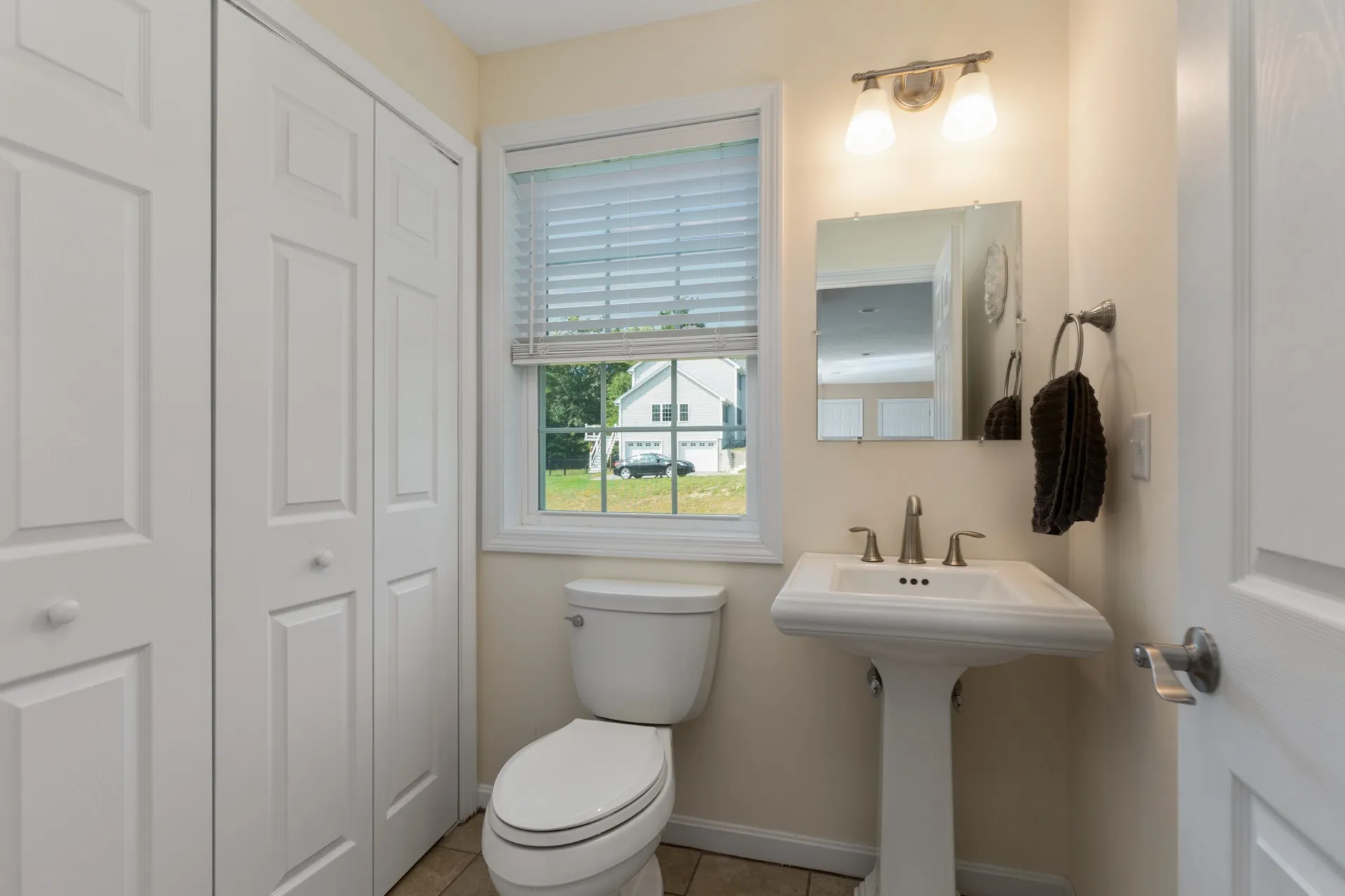 10 Sydney Lane Epping NH 03042