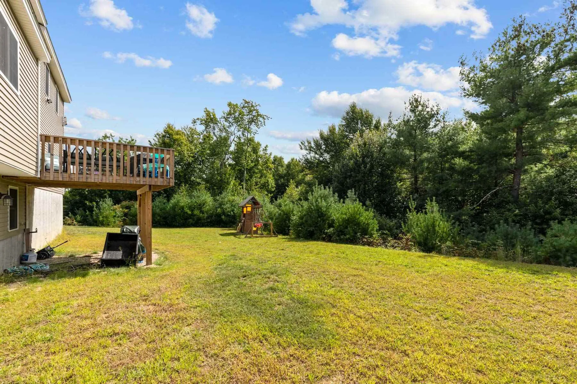 10 Sydney Lane Epping NH 03042