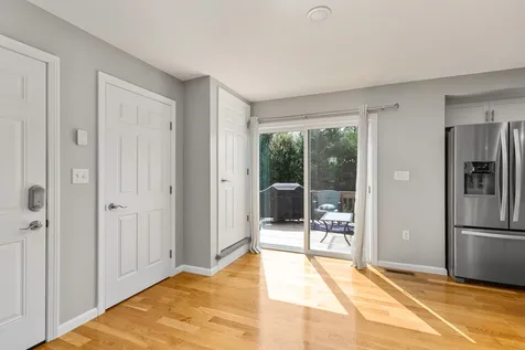 10 Sydney Lane Epping NH 03042
