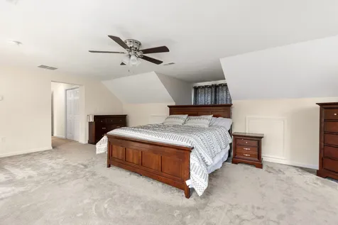 10 Sydney Lane Epping NH 03042
