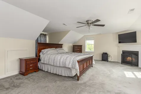 10 Sydney Lane Epping NH 03042