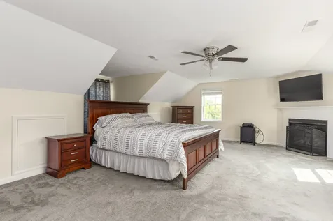 10 Sydney Lane Epping NH 03042