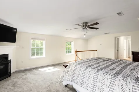 10 Sydney Lane Epping NH 03042