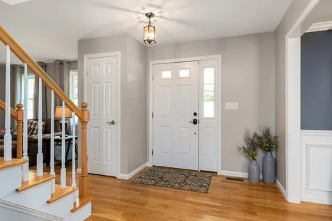 10 Sydney Lane Epping NH 03042