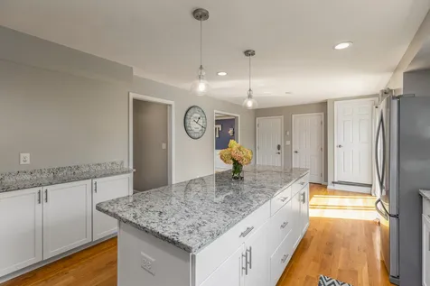 10 Sydney Lane Epping NH 03042