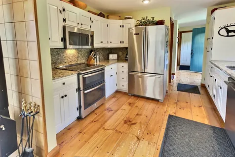 67 Hayfield Lane New London NH 03257