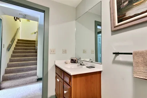 67 Hayfield Lane New London NH 03257