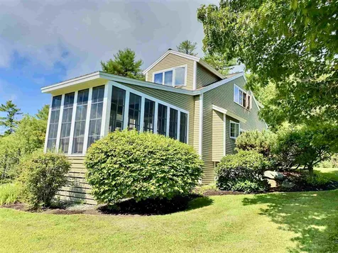 67 Hayfield Lane New London NH 03257
