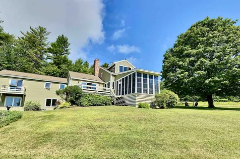67 Hayfield Lane New London NH 03257
