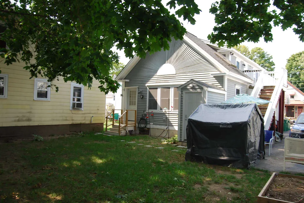 22 Pine Street Rochester NH 03867