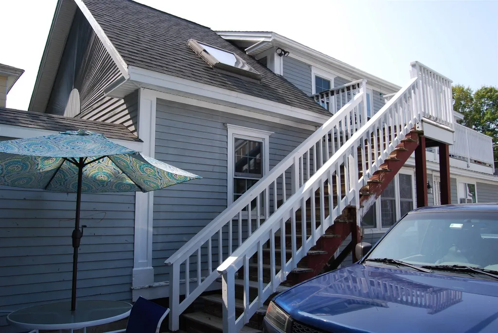 22 Pine Street Rochester NH 03867
