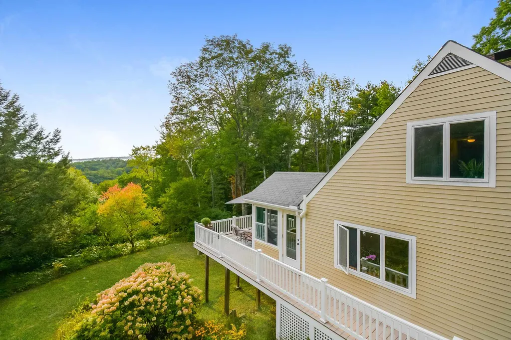 46 Ridgeview Road Weare NH 03281