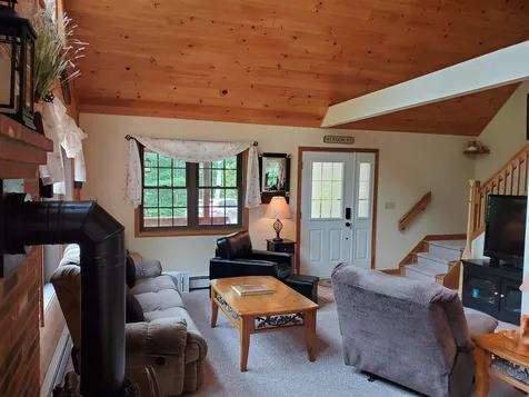 90 Beechwood Farm Road Mendon VT 05701