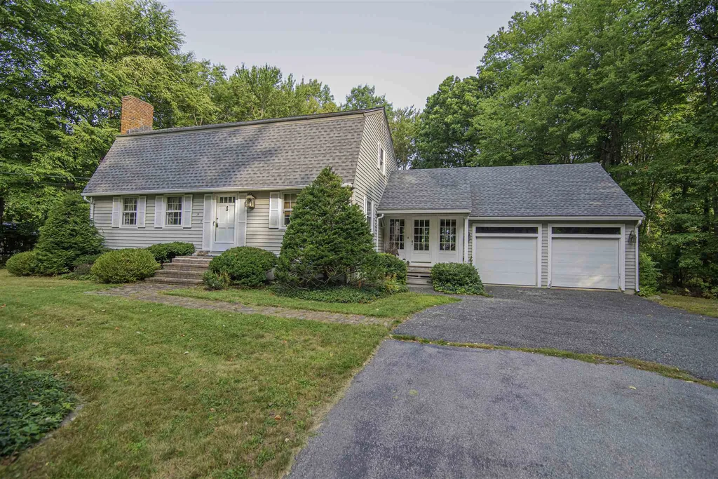 14 Christine Drive Atkinson NH 03811