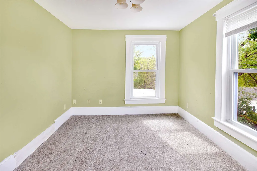 10 Washington Street Ashland NH 03217