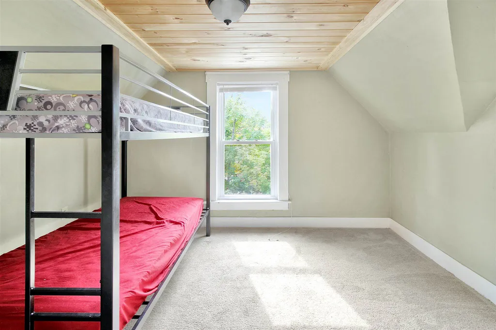 10 Washington Street Ashland NH 03217