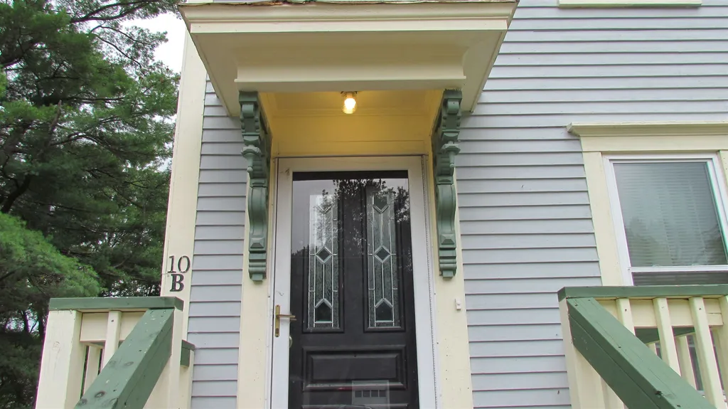 10 Washington Street Ashland NH 03217