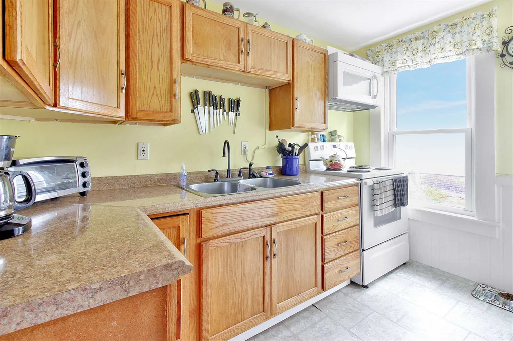 10 Washington Street Ashland NH 03217