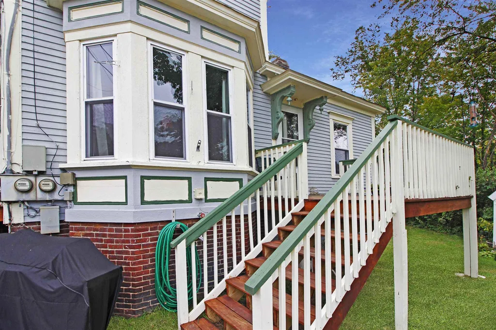 10 Washington Street Ashland NH 03217