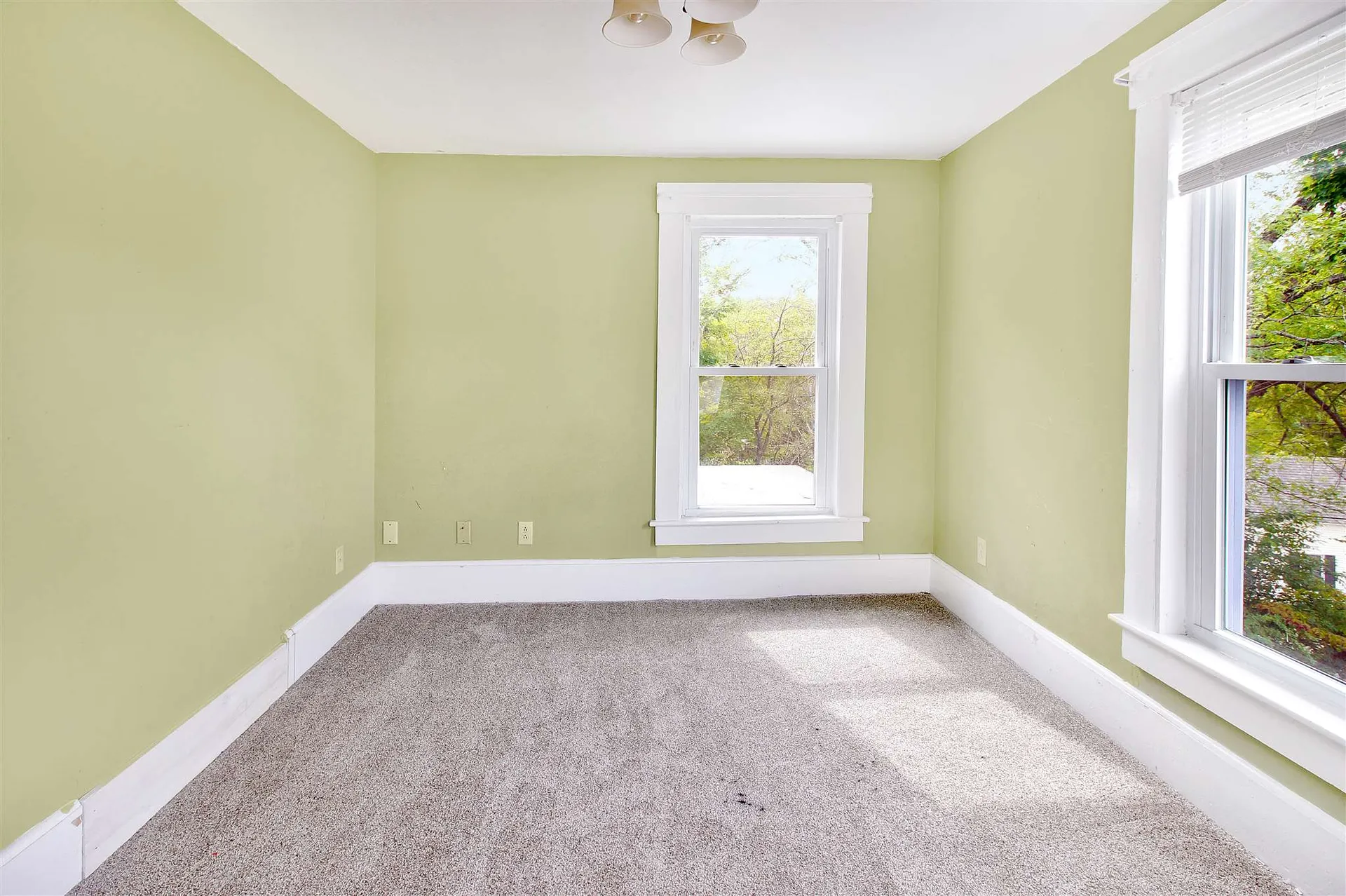 10 Washington Street Ashland NH 03217