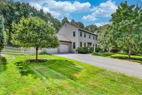 7 Cameron Drive Nashua NH 03062