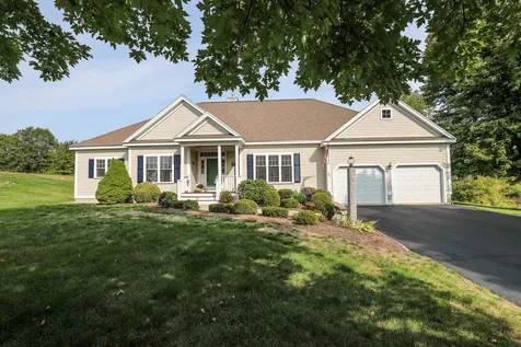 23 Smithfield Lane Bedford NH 03110