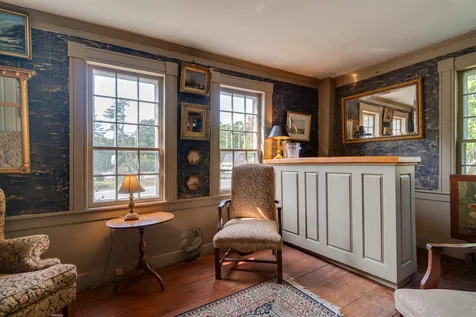 2 Mast Road Lee NH 03861