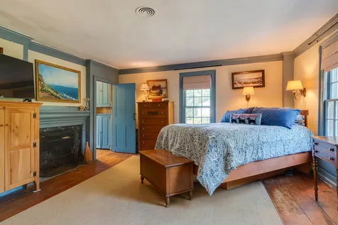 2 Mast Road Lee NH 03861