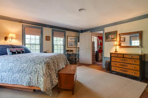 2 Mast Road Lee NH 03861