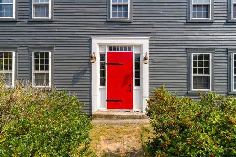 2 Mast Road Lee NH 03861