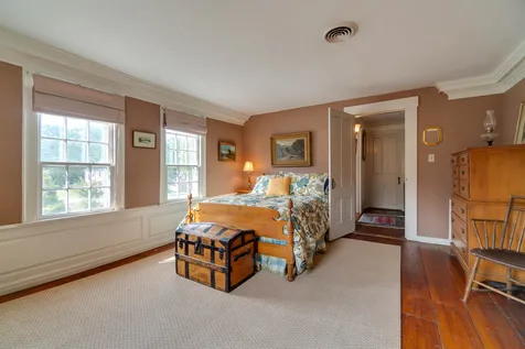 2 Mast Road Lee NH 03861