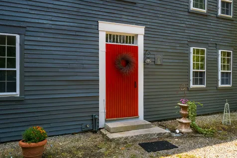 2 Mast Road Lee NH 03861