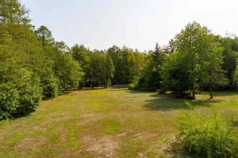 2 Mast Road Lee NH 03861