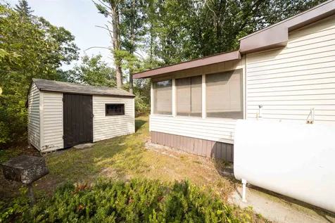44 Rachael Circle Goffstown NH 03045