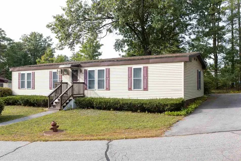 44 Rachael Circle Goffstown NH 03045