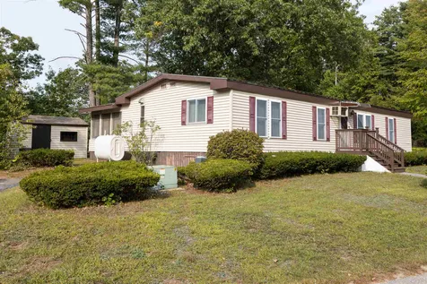 44 Rachael Circle Goffstown NH 03045
