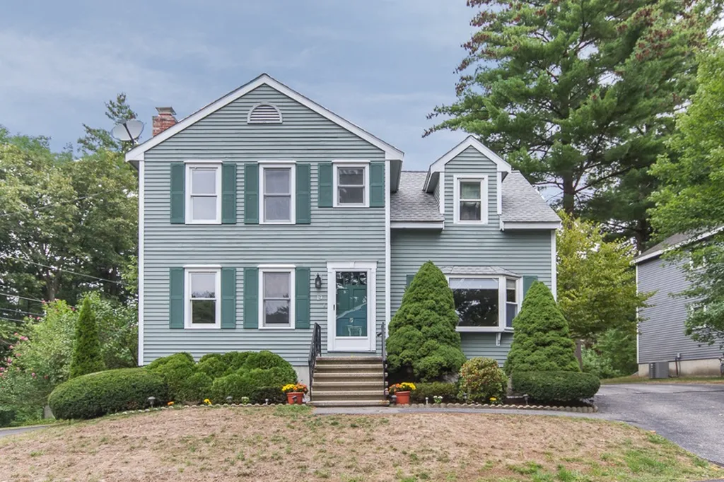 19 Beaujolais Drive Nashua NH 03062
