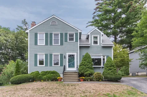 19 Beaujolais Drive Nashua NH 03062