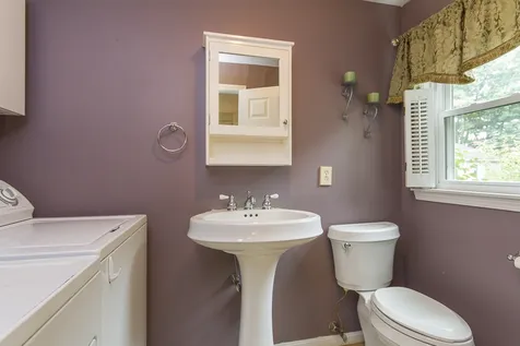 19 Beaujolais Drive Nashua NH 03062