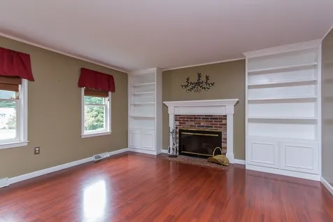 19 Beaujolais Drive Nashua NH 03062
