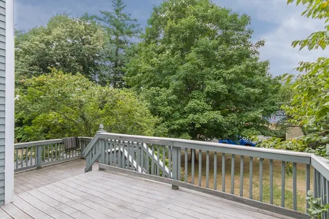 19 Beaujolais Drive Nashua NH 03062