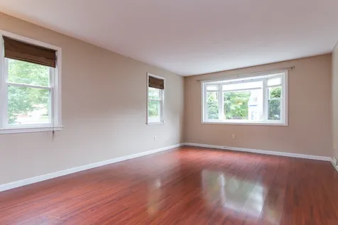 19 Beaujolais Drive Nashua NH 03062