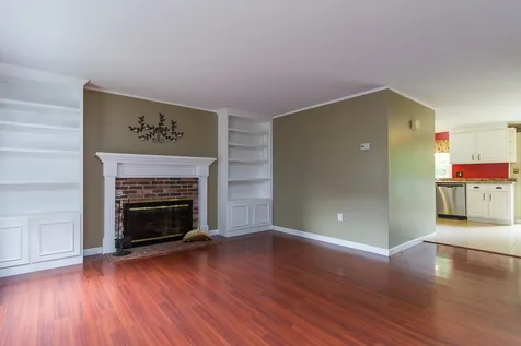 19 Beaujolais Drive Nashua NH 03062